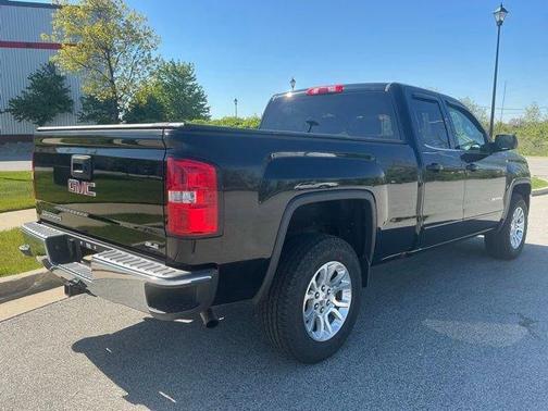 Onyx Black 2017 GMC Sierra 1500 SLE