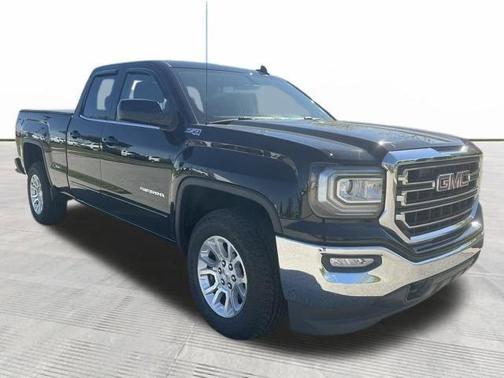 Onyx Black 2017 GMC Sierra 1500 SLE