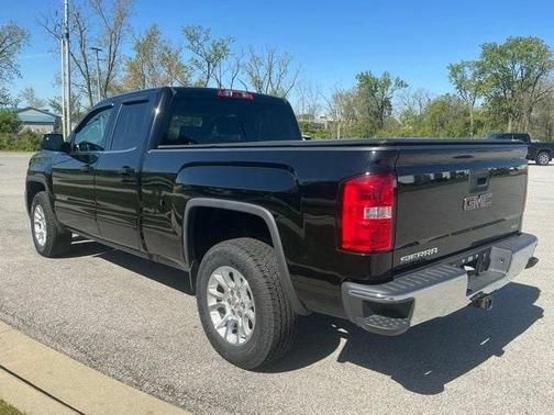 Onyx Black 2017 GMC Sierra 1500 SLE