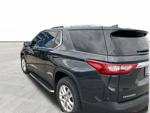 Graphite Metallic 2018 Chevrolet Traverse LT Cloth