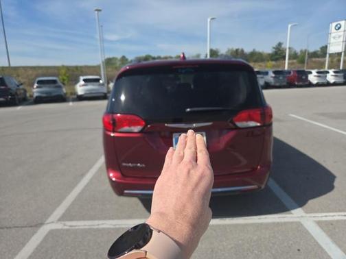 2017 Chrysler Pacifica Touring-L Plus