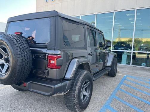 Granite Crystal Clearcoat Metallic 2025 Jeep Wrangler Sahara