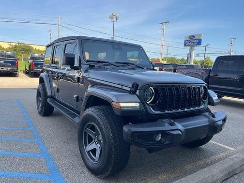 Granite Crystal Clearcoat Metallic 2025 Jeep Wrangler Sahara