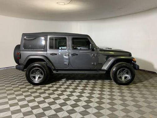 Granite Crystal Clearcoat Metallic 2025 Jeep Wrangler Sahara