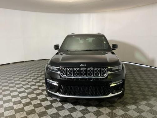 2022 Jeep Grand Cherokee Summit