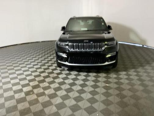 2022 Jeep Grand Cherokee Summit