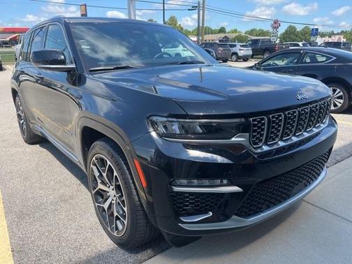 2022 Jeep Grand Cherokee Summit