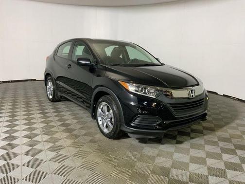 Crystal Black Pearl 2021 Honda HR-V LX