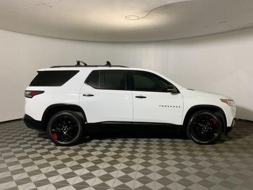 Summit White 2020 Chevrolet Traverse Premier