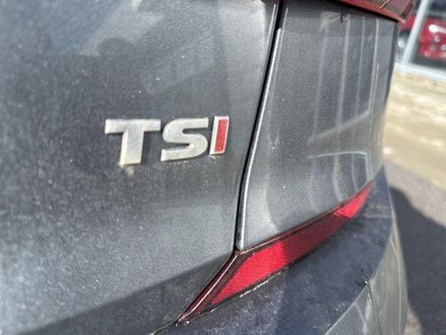 2018 Volkswagen Passat 2.0T SE