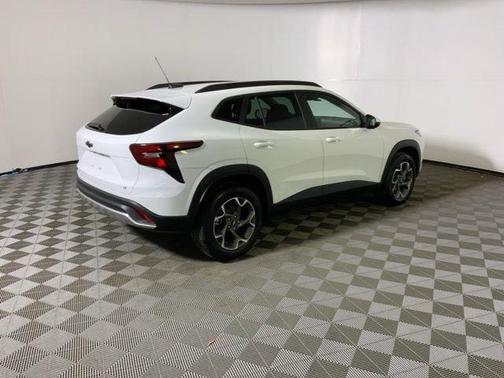 Summit White 2026 Chevrolet Trax LT