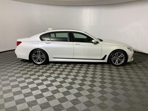 2016 BMW 750 i xDrive