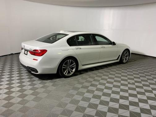 2016 BMW 750 i xDrive