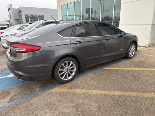 2017 Ford Fusion Hybrid SE