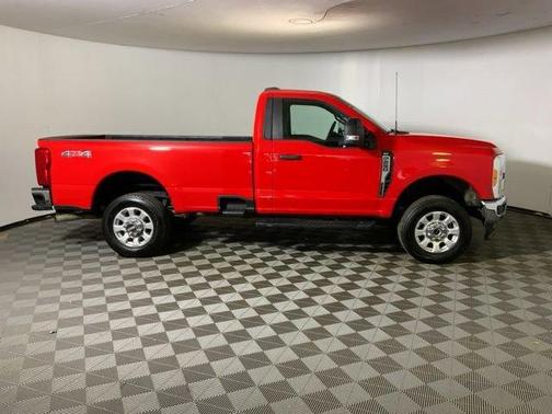 Race Red 2023 Ford F-250 XLT