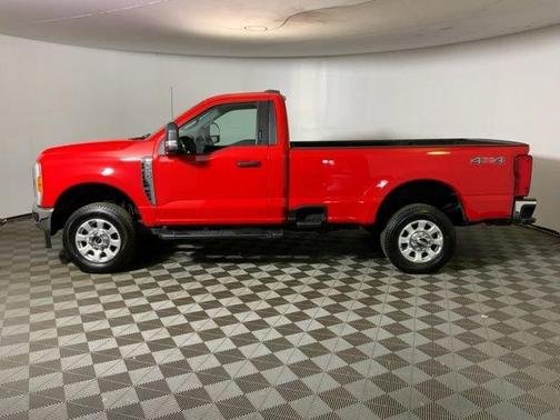 Race Red 2023 Ford F-250 XLT