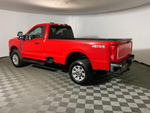 Race Red 2023 Ford F-250 XLT