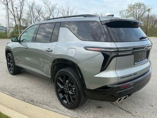 Sterling Gray Metallic 2025 Chevrolet Traverse RS
