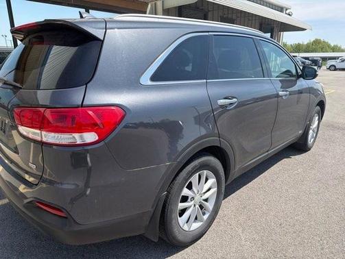 Gray 2018 Kia Sorento LX