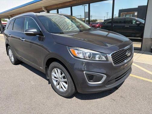 Gray 2018 Kia Sorento LX