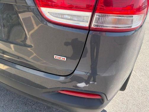 Gray 2018 Kia Sorento LX
