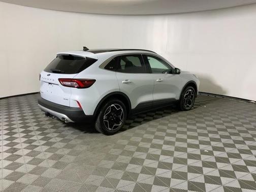 2026 Ford Escape Platinum