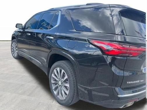 Mosaic Black Metallic 2023 Chevrolet Traverse Premier