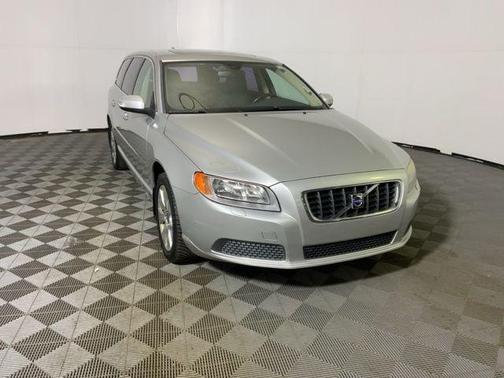 Silver Metallic 2008 Volvo V70 3.2