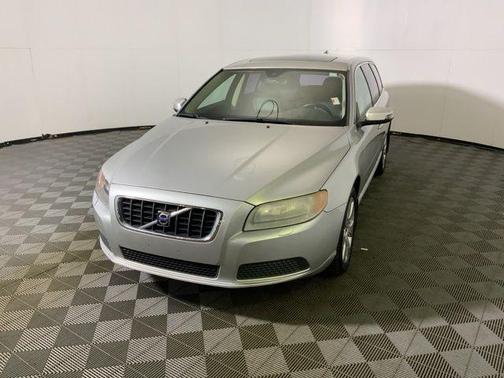 Silver Metallic 2008 Volvo V70 3.2