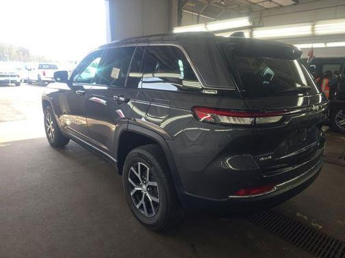 Baltic Gray 2025 Jeep Grand Cherokee Limited