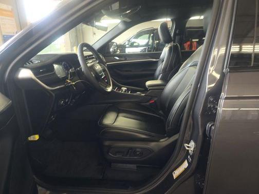 Baltic Gray 2025 Jeep Grand Cherokee Limited