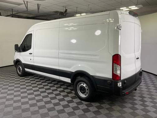 2019 Ford Transit-250 148 WB Medium Roof Cargo