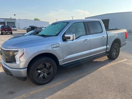 2022 Ford F-150 Lightning LARIAT