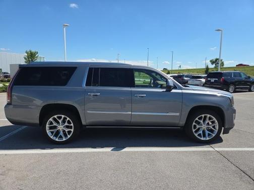 2018 Cadillac Escalade ESV Platinum