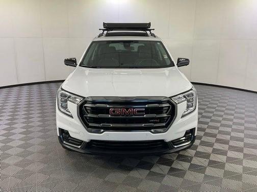 Summit White 2024 GMC Terrain AT4