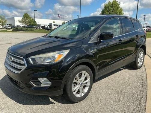 Black 2019 Ford Escape SE
