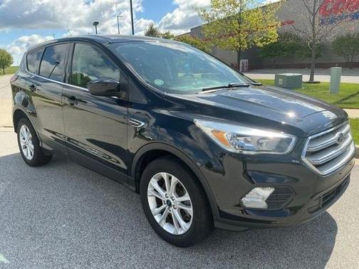 Black 2019 Ford Escape SE