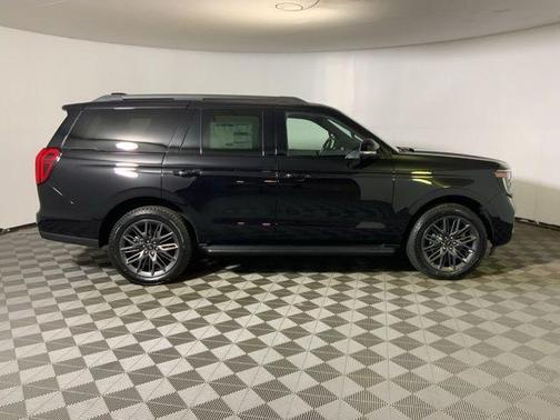 Agate Black Metallic 2026 Ford Expedition Platinum