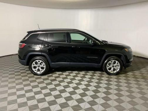 Diamond Black 2026 Jeep Compass Latitude