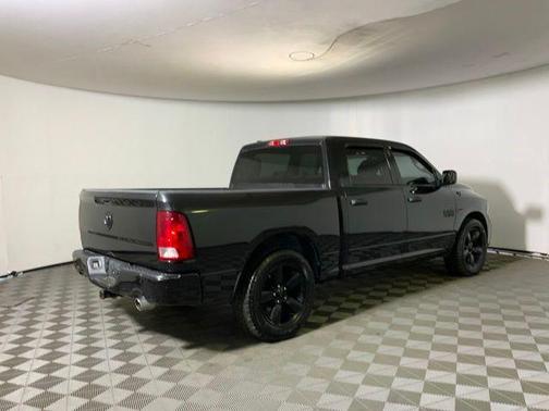Brilliant Black Crystal Pearlcoat 2015 RAM 1500 Tradesman/Express