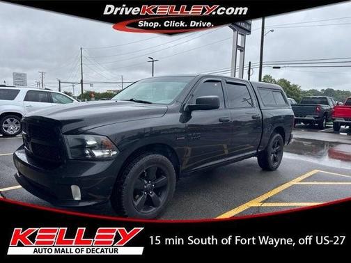 Brilliant Black Crystal Pearlcoat 2015 RAM 1500 Tradesman/Express