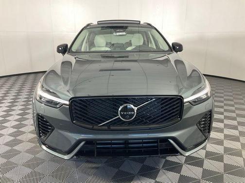 Forest Green 2026 Volvo XC60 Plug-In Hybrid T8 Ultra