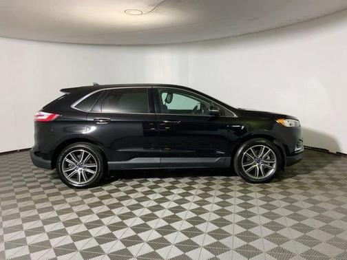 Black Metallic 2021 Ford Edge Titanium