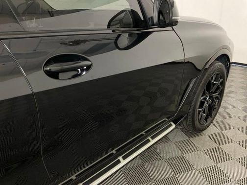 Black 2023 BMW X7 xDrive40i