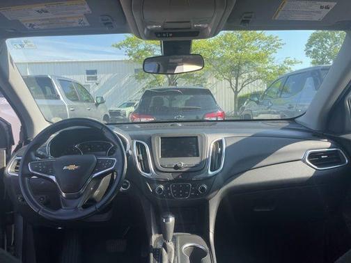 Silver Ice Metallic 2021 Chevrolet Equinox 1LT