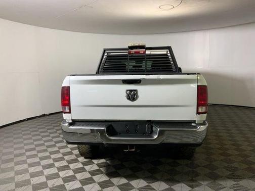 Bright White Clearcoat 2018 RAM 2500 SLT