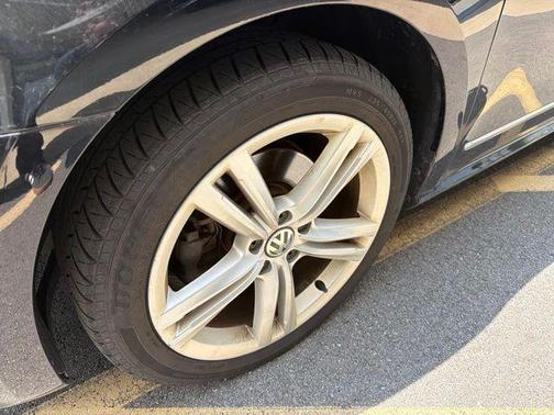Black 2014 Volkswagen Passat 2.0L TDI DSG SEL Premium