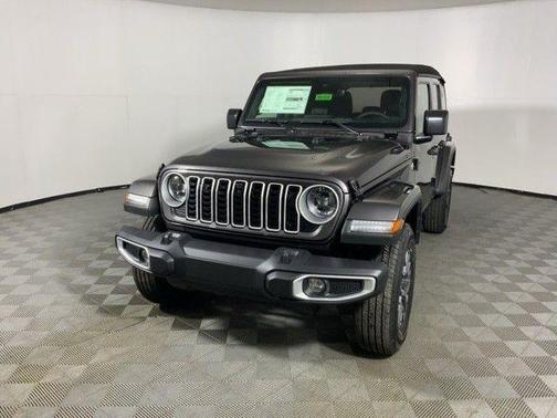 Granite Crystal Clearcoat Metallic 2024 Jeep Wrangler Sahara