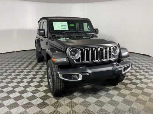 Granite Crystal Clearcoat Metallic 2024 Jeep Wrangler Sahara