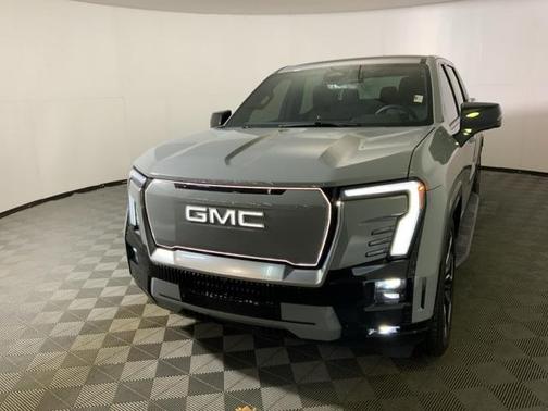 2024 GMC Sierra EV Denali